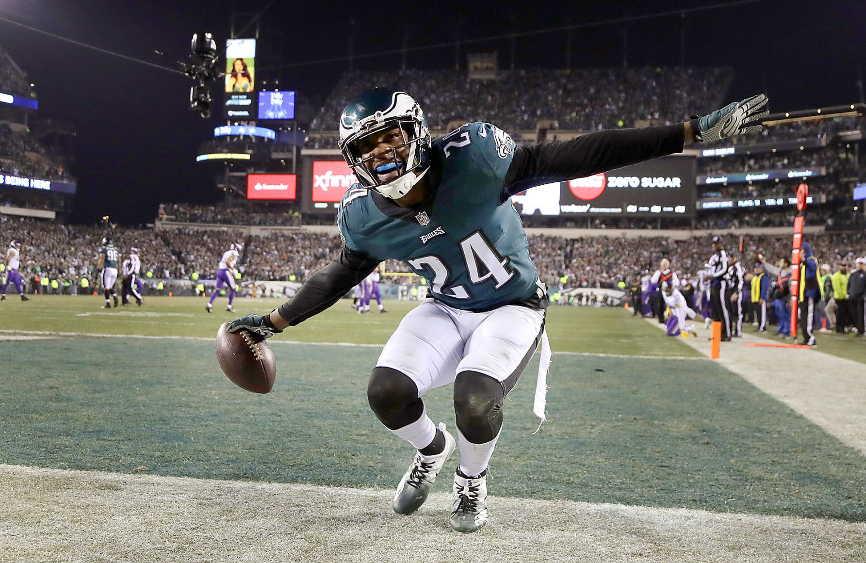 Vikings Eagles Football